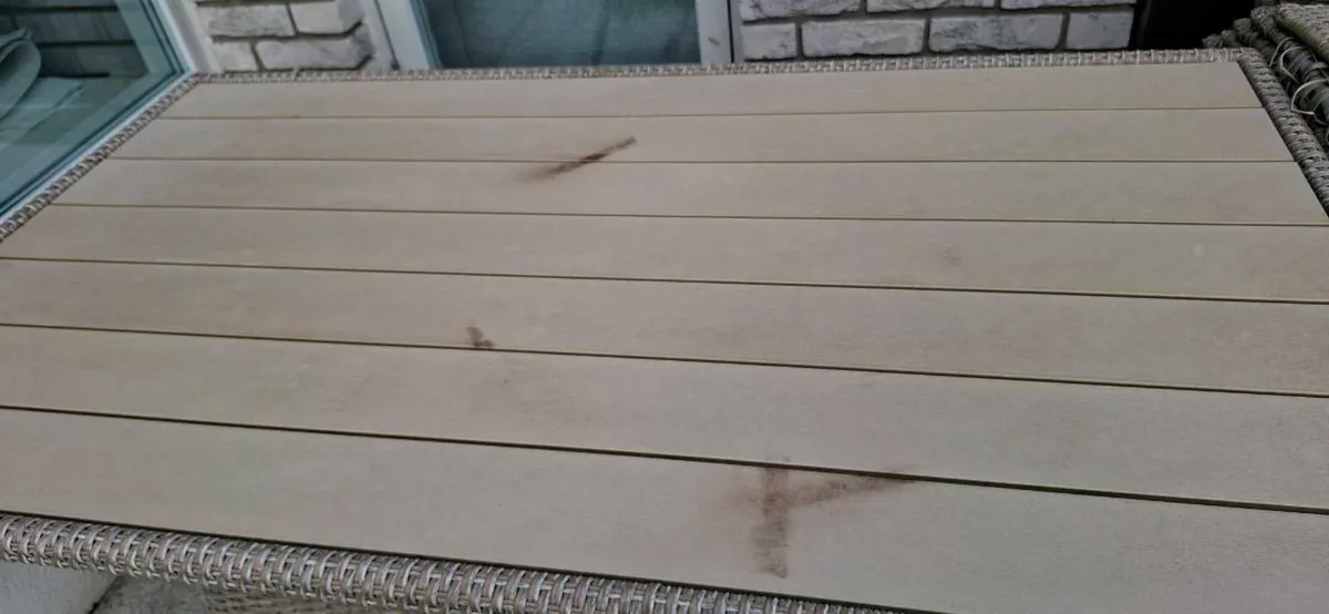 Dining table and chairs - Image 2