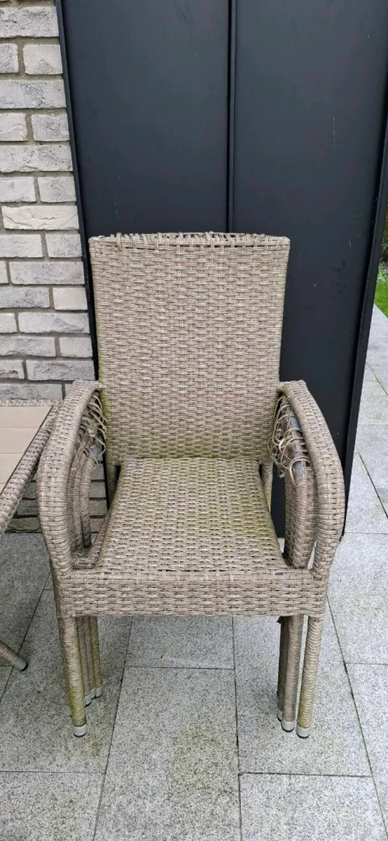 Dining table and chairs - Image 3