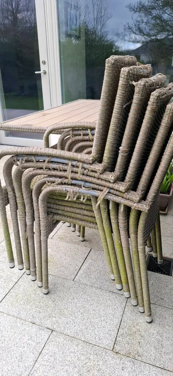 Dining table and chairs - Image 4