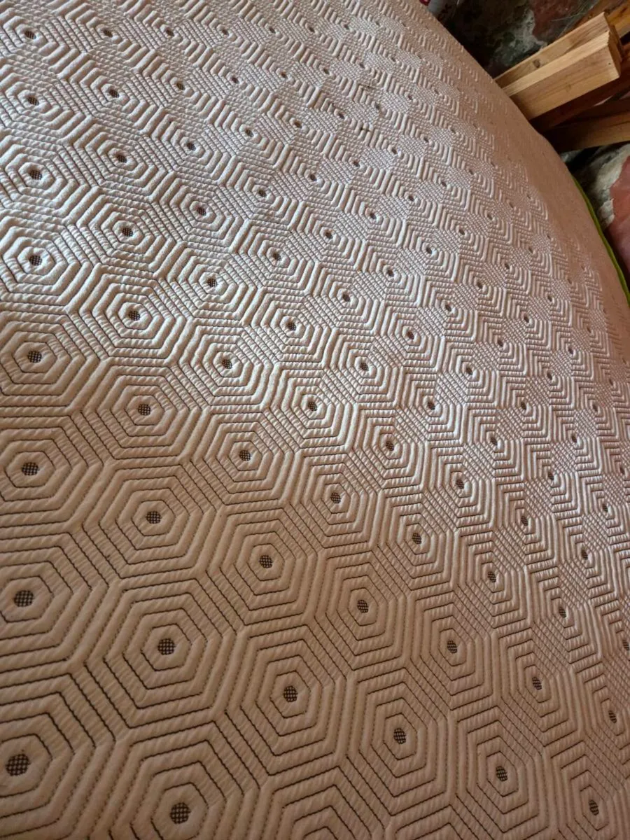 Spotless nearly new kingsize mattress for sale - Image 2