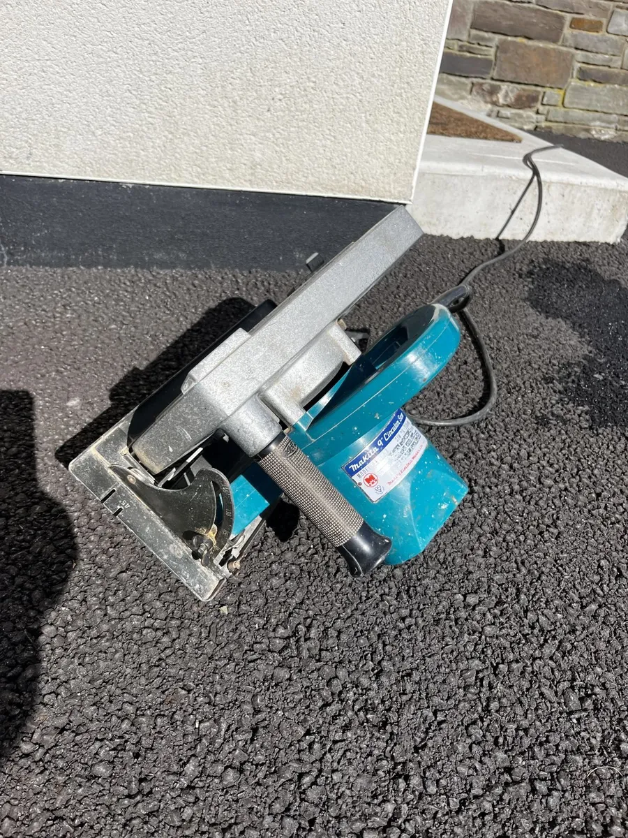 9inch Makita Circular saw 240V - Image 1