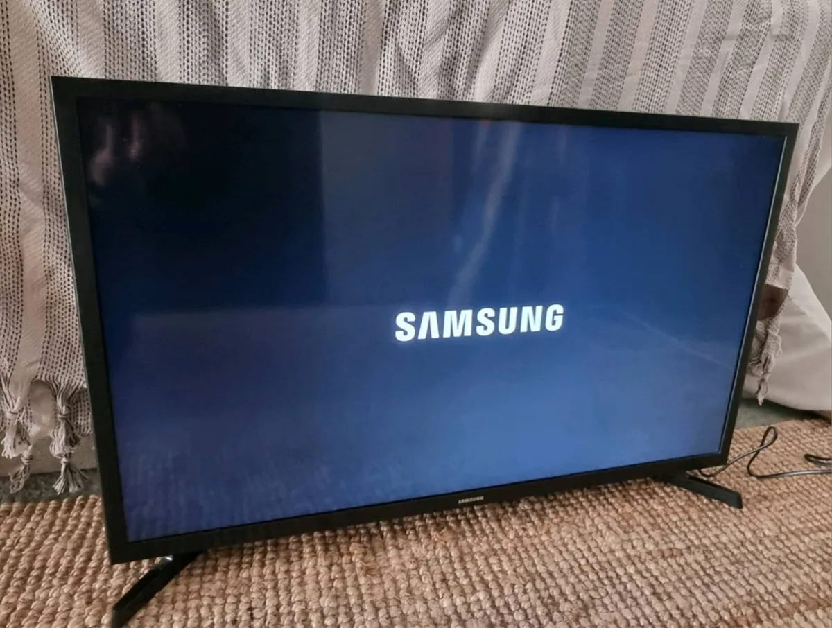 Samsung 32" TV - Image 1