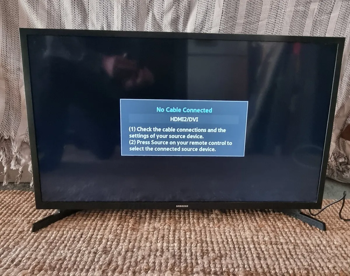 Samsung 32" TV - Image 2