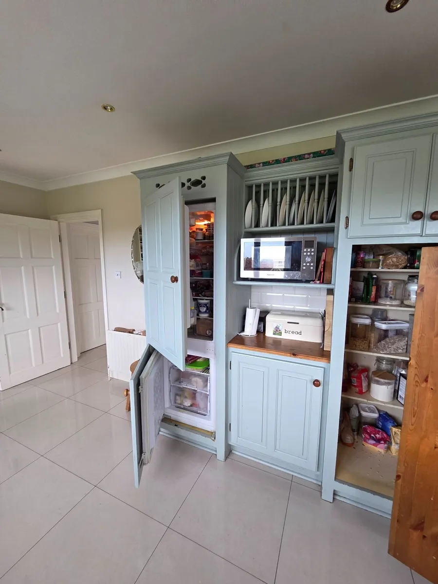 Larder Unit and Integrated Fridge Freezer Cupboard - Image 4