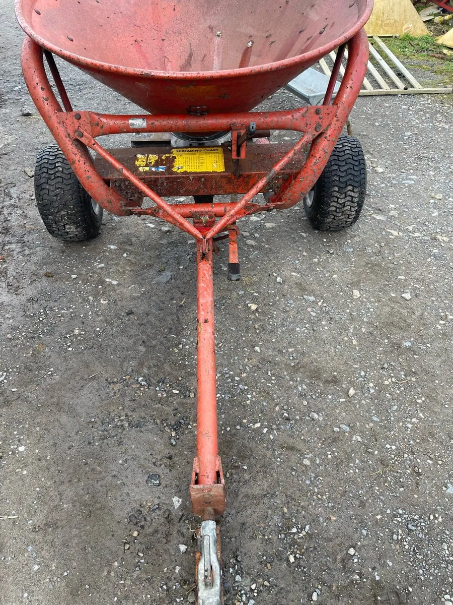 Fertiliser  spreader - Image 2