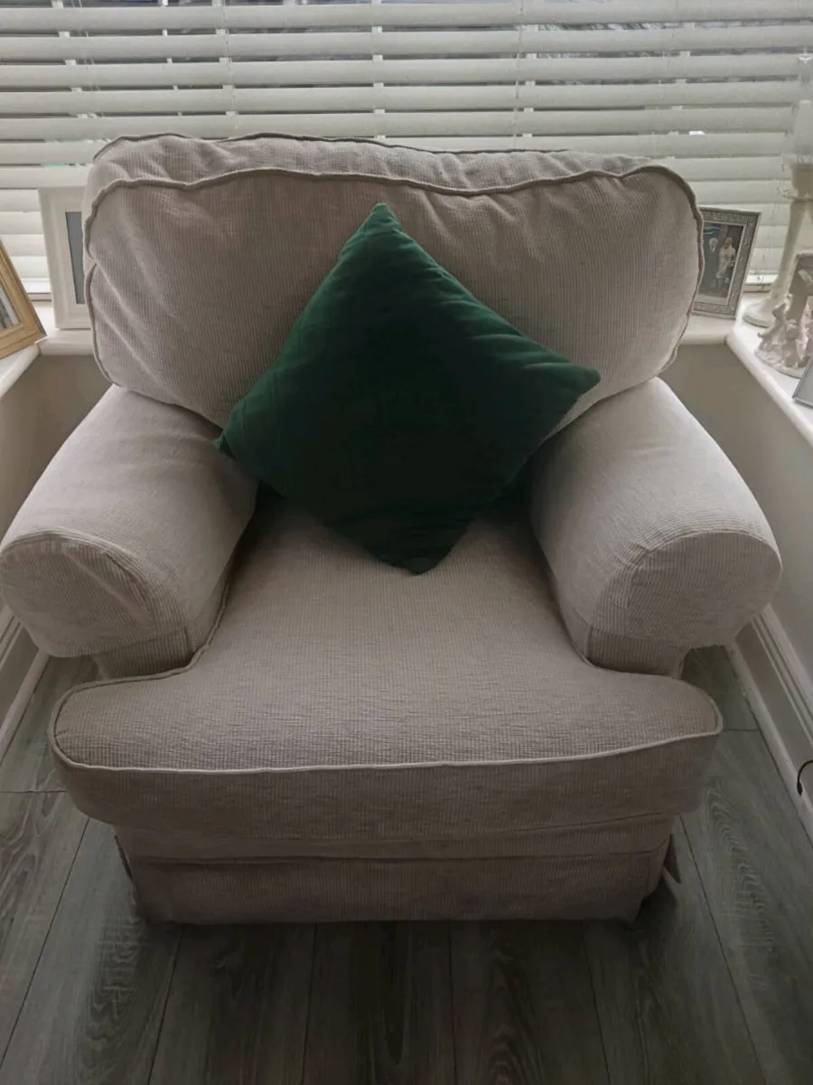 3 piece sofa - Image 2