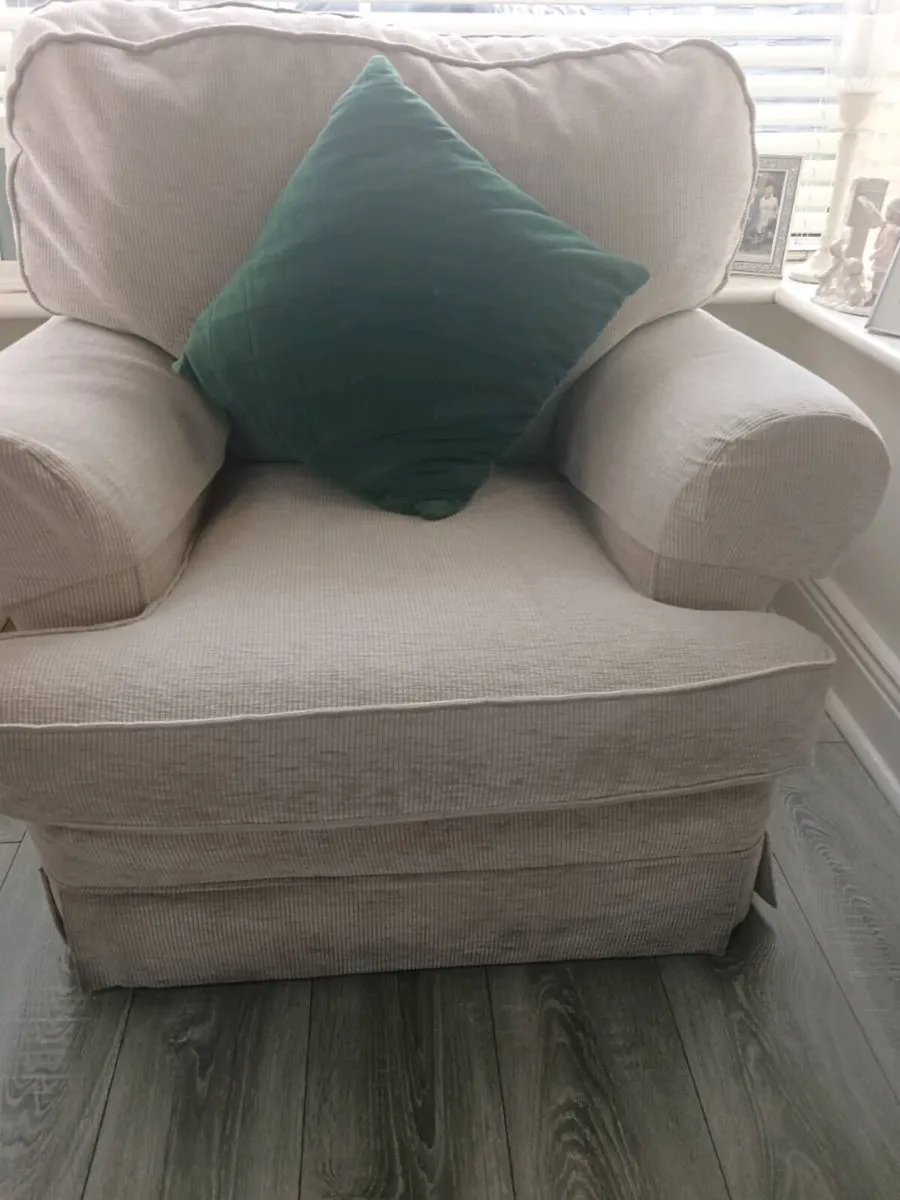 3 piece sofa - Image 3