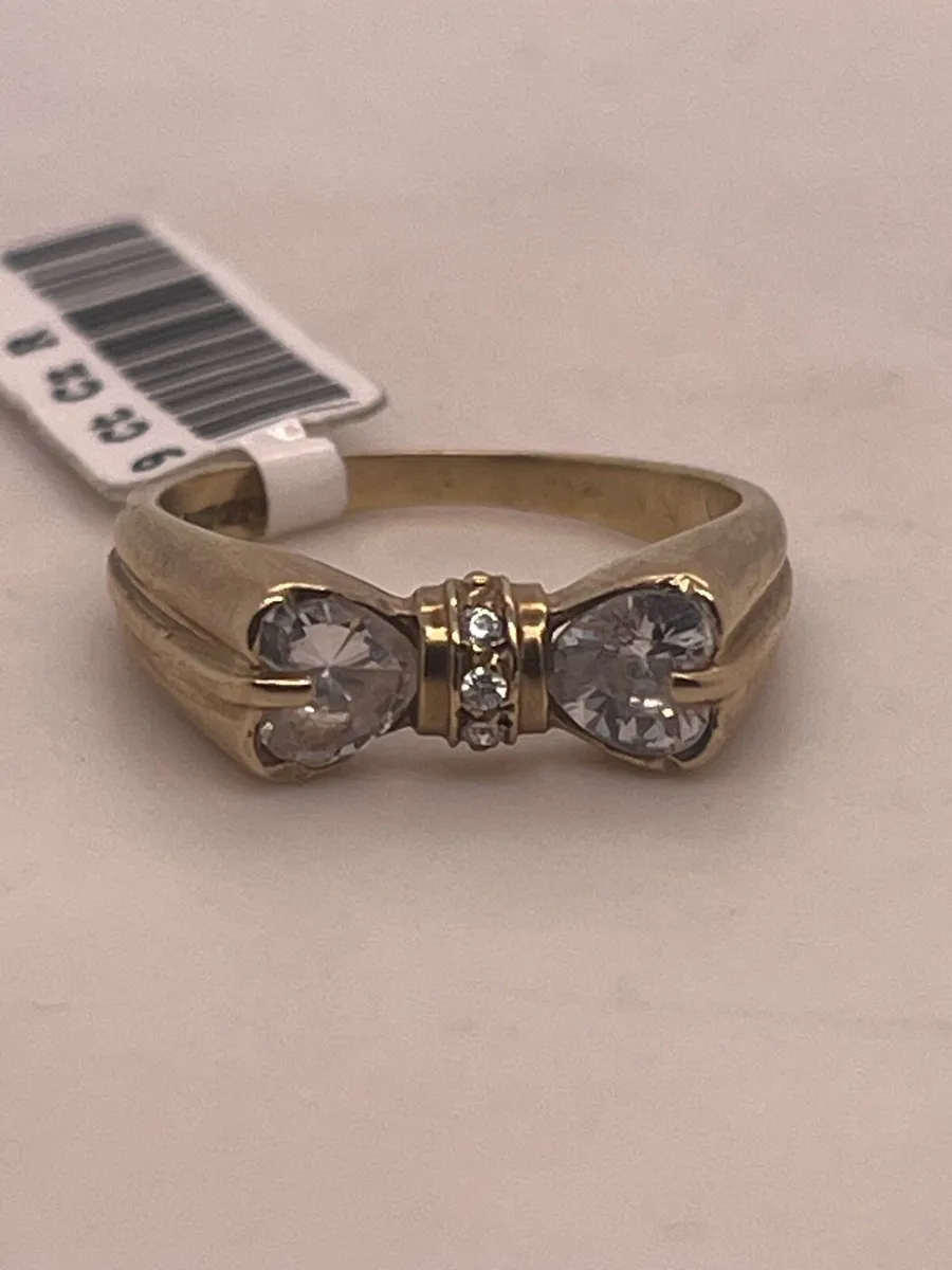 9k gold cz bow ring. - Image 1