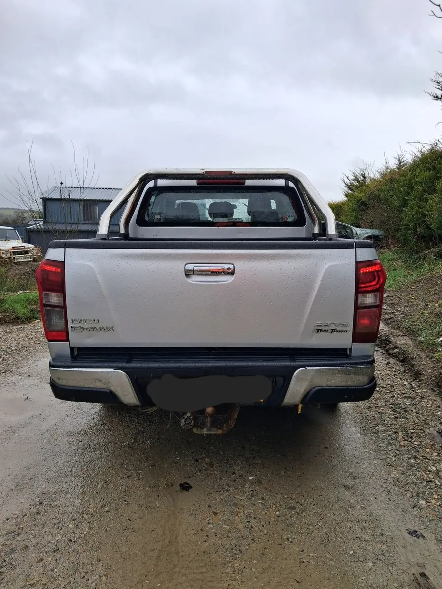 2015 Isuzu D-Max - Image 4