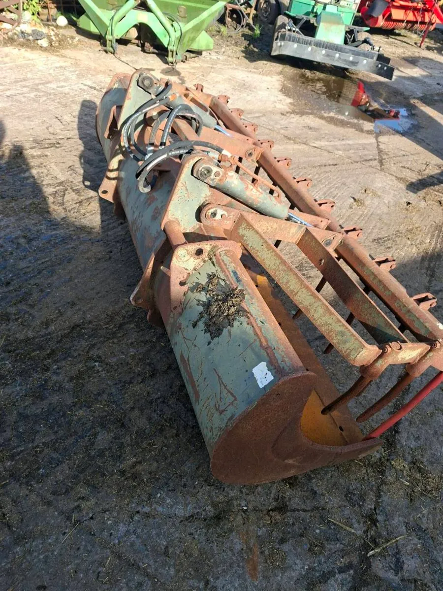 7ft Grab bucket - Image 1