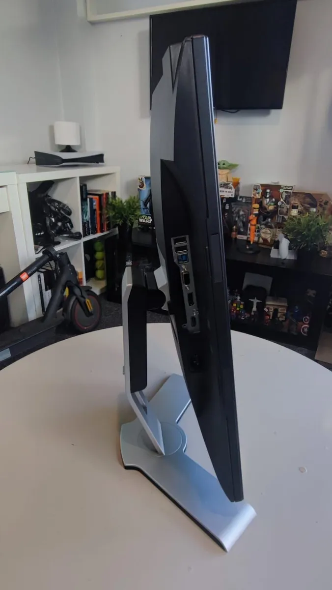 Dell monitor 23" LCD Display Port and HDMI - Image 3