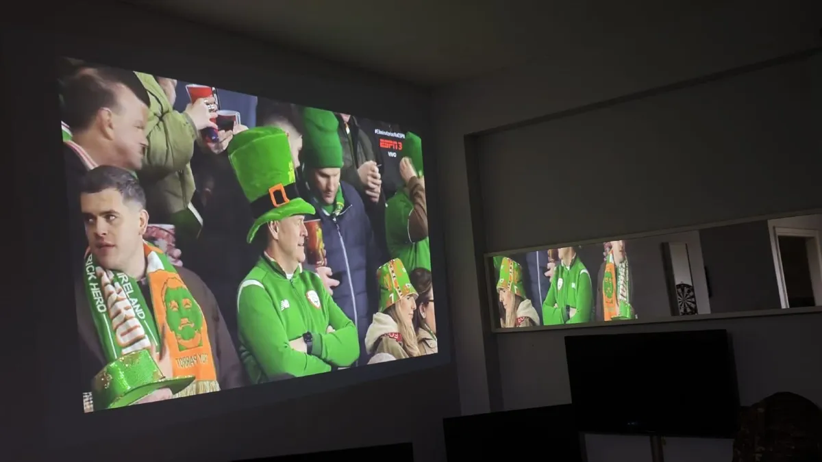 Epson Eh-tw7000 Projector, 4k, 3000 Ansi Lumens - Image 1