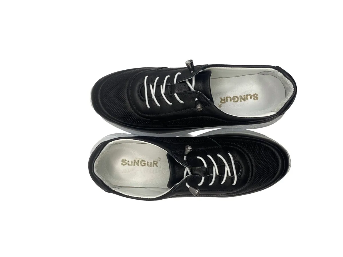 Woman’s shoes - Image 3