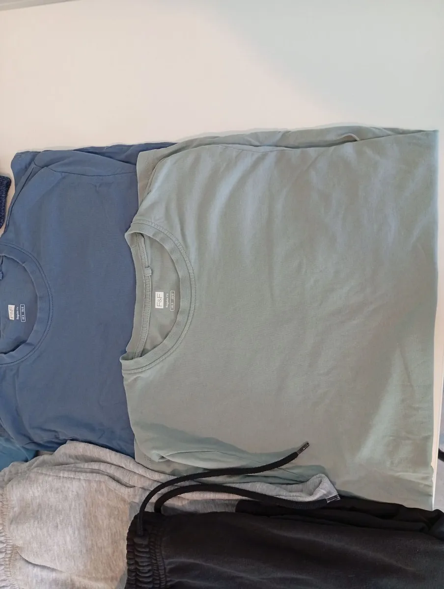 Teenage boy clothes bundle, age 15 - Image 4