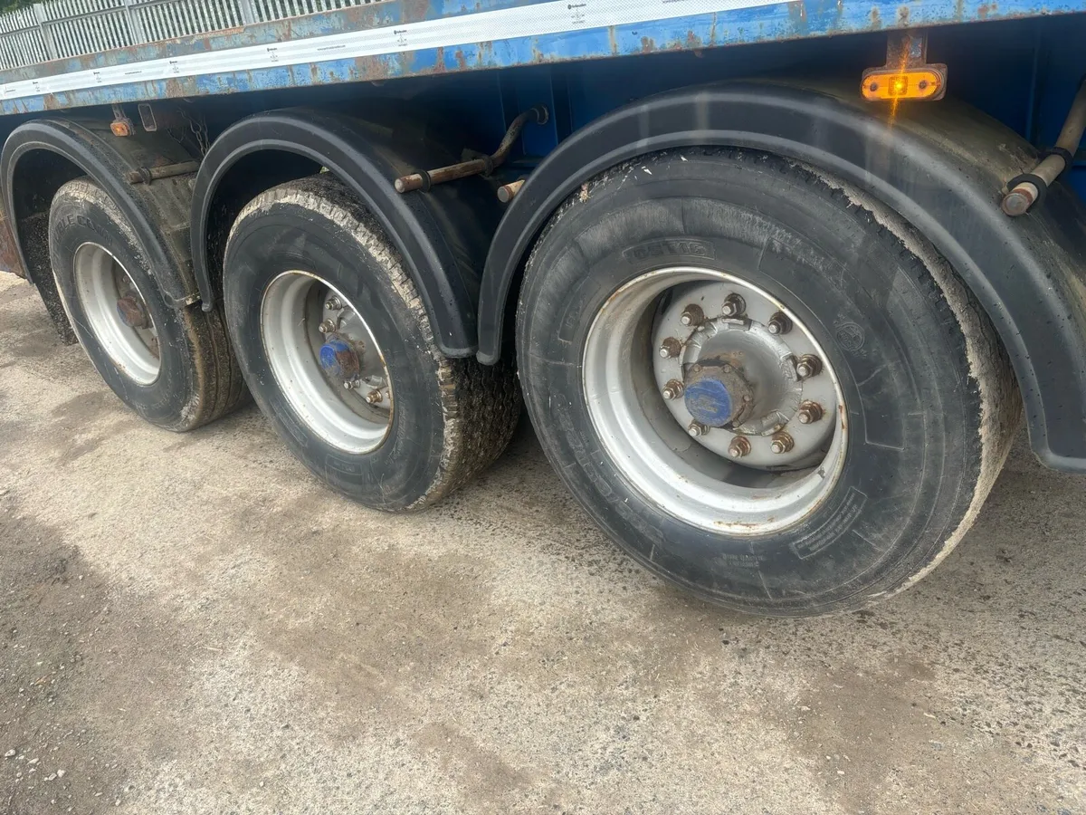 45ft cheiftain flat - Image 2