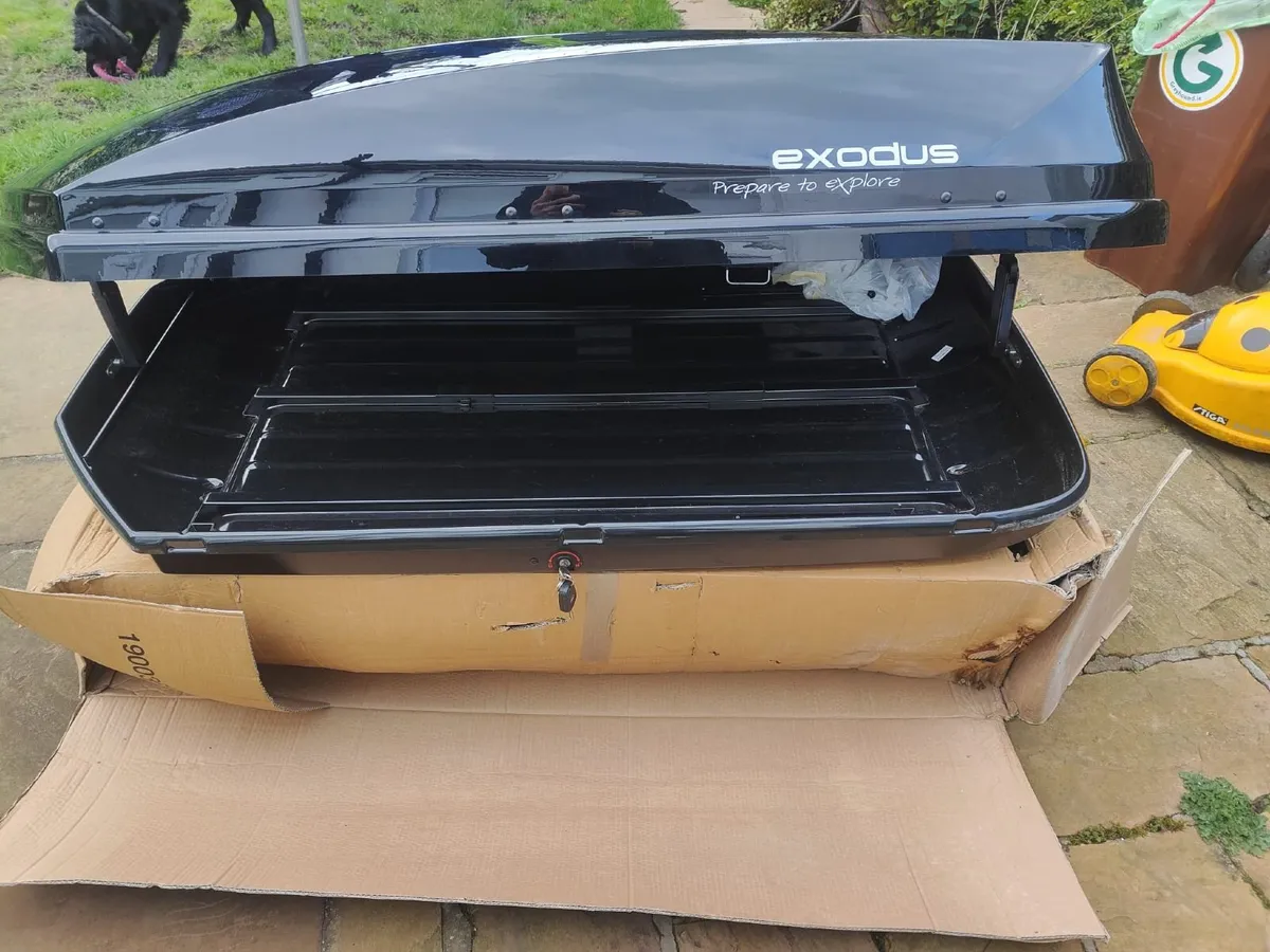 Roof box - Image 2