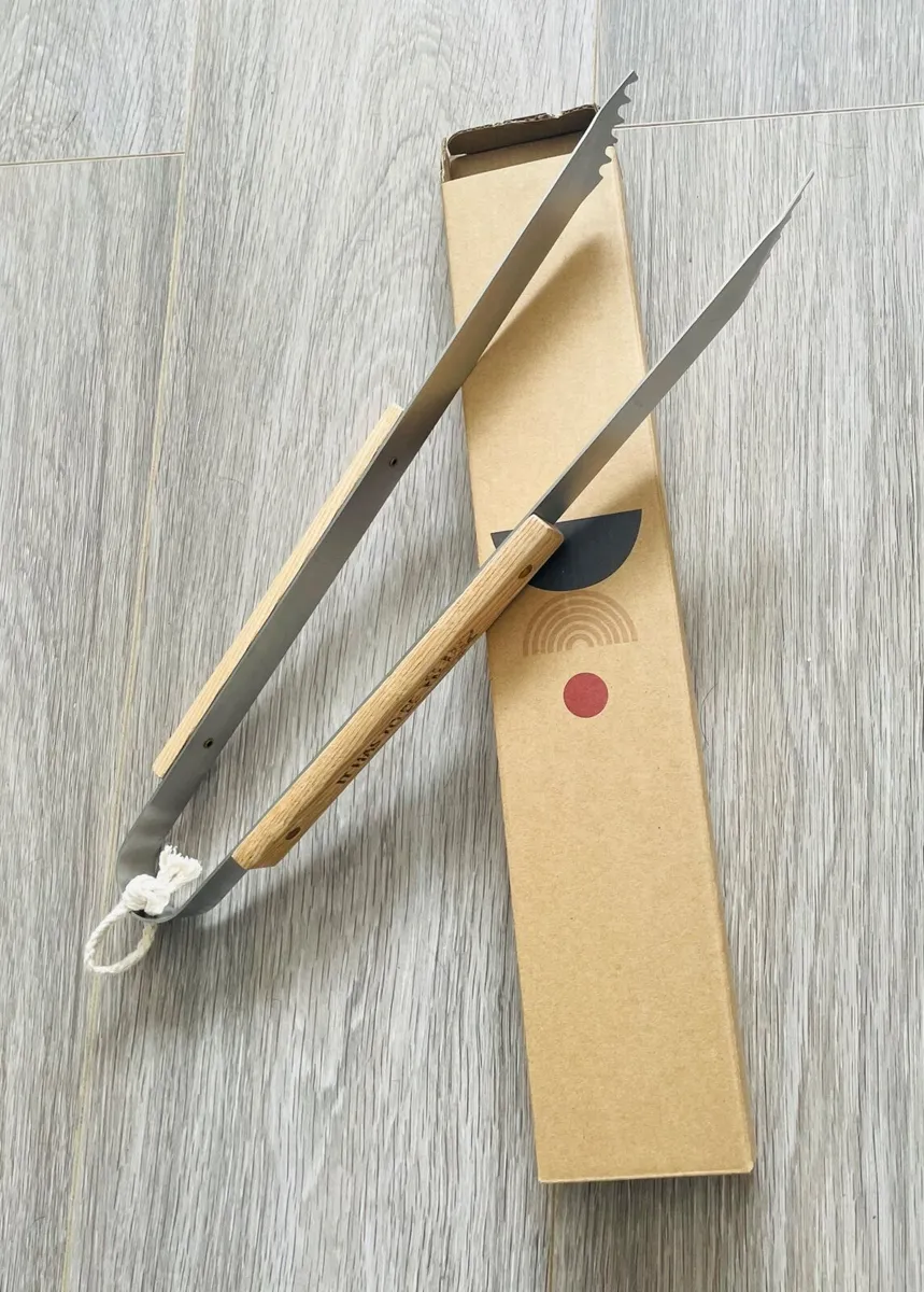 BRAND NEW BBQ Tongs - Image 2