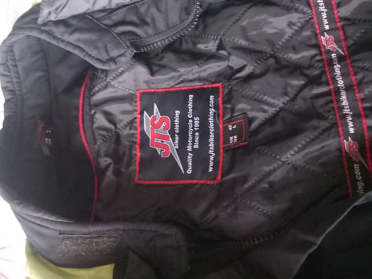 Motorcycle jacket and pants - Image 4