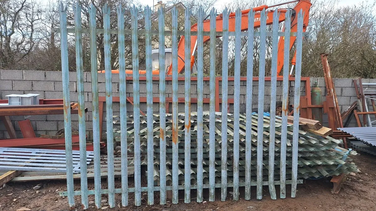 Palisade  gate with 8 fence frames - Image 3