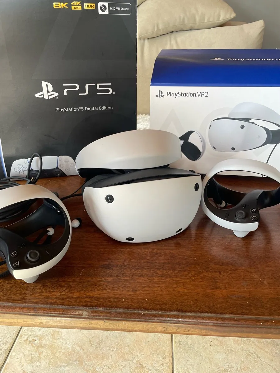 Pristine PS5 digital+PSVR2+144hz Monitor like new - Image 2