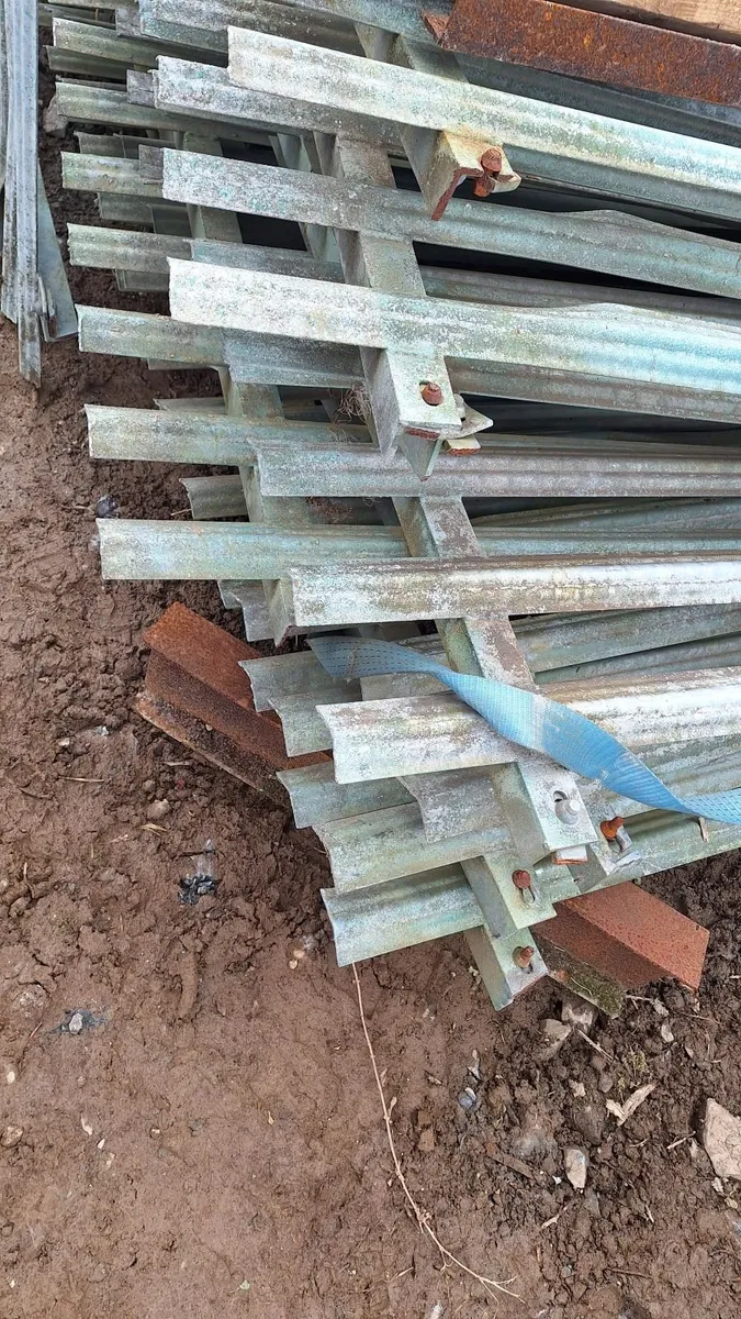 Palisade  gate with 8 fence frames - Image 4