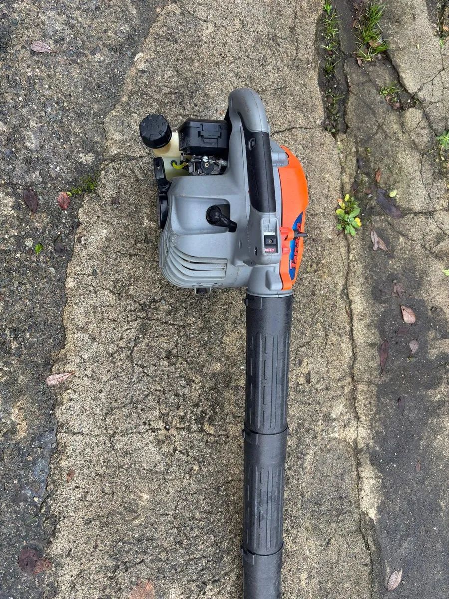 Tanaka leaf blower - Image 3