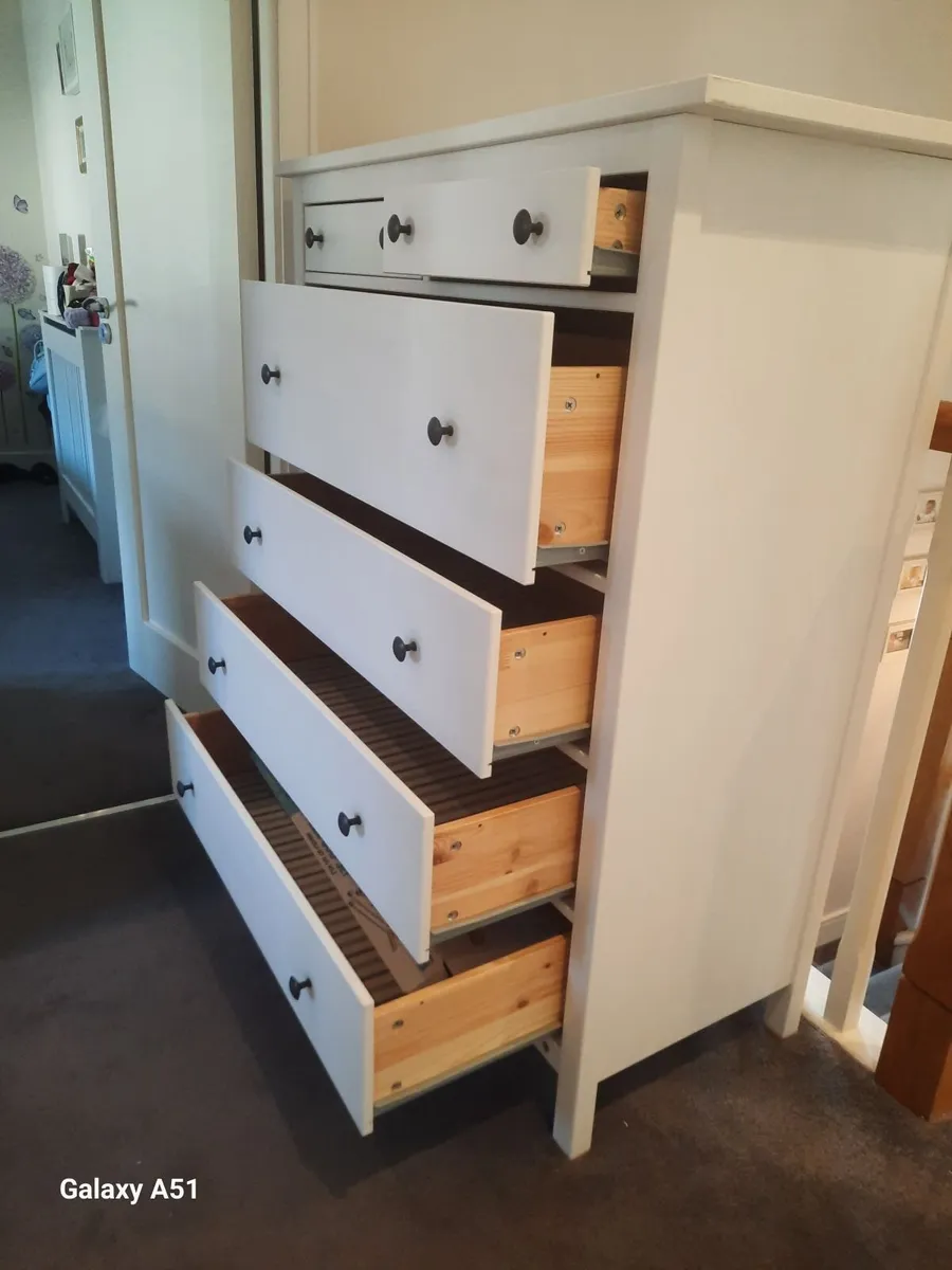 White Ikea Hemnes Chest of 6 Drawers - Image 3
