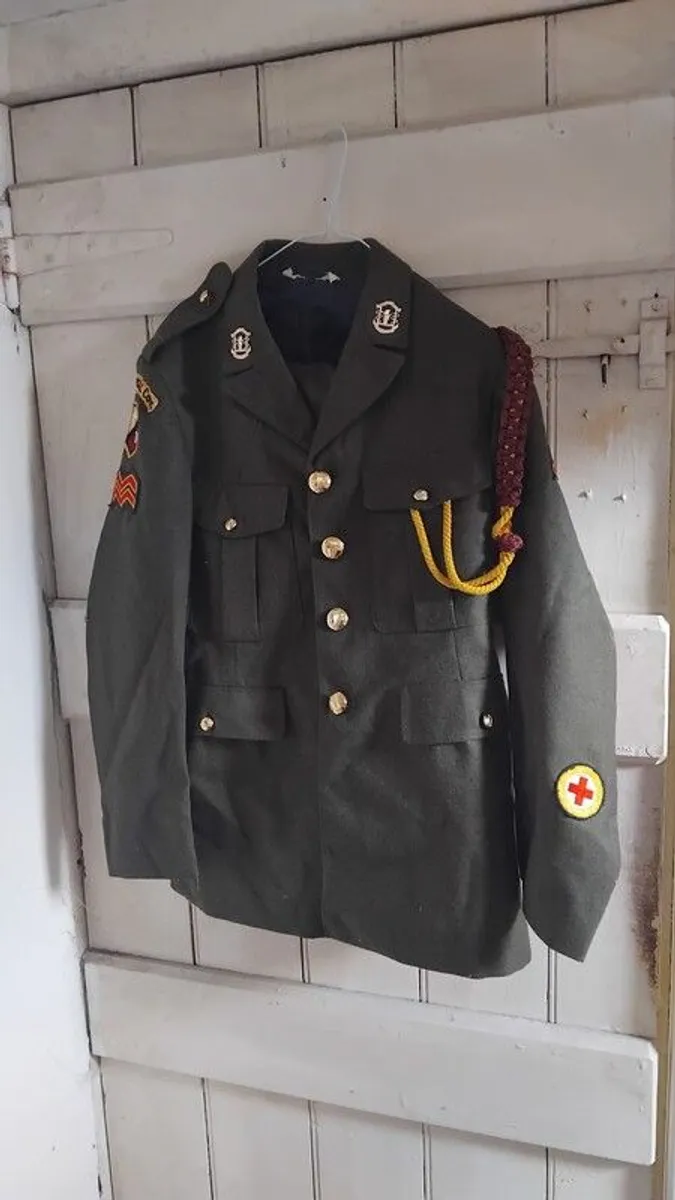 irish army uniform complete jacket, trousers - Image 1