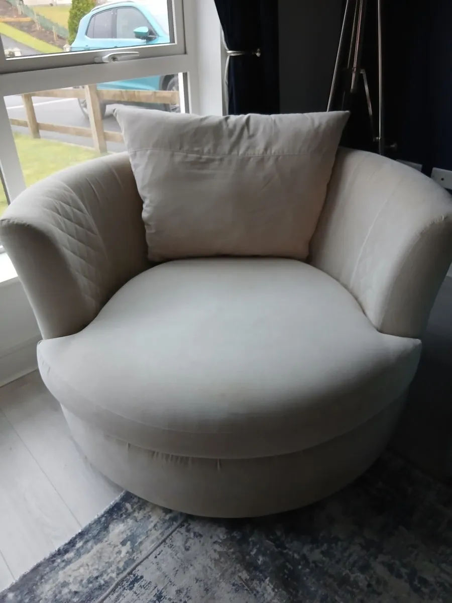 Swival Chair with foot stool - Image 1