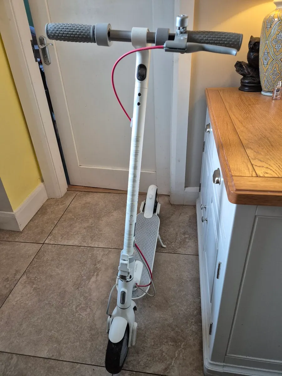 Electric scooter - Image 2