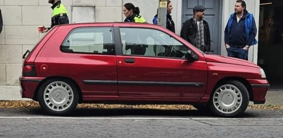 Renault Clio 16v - Image 2