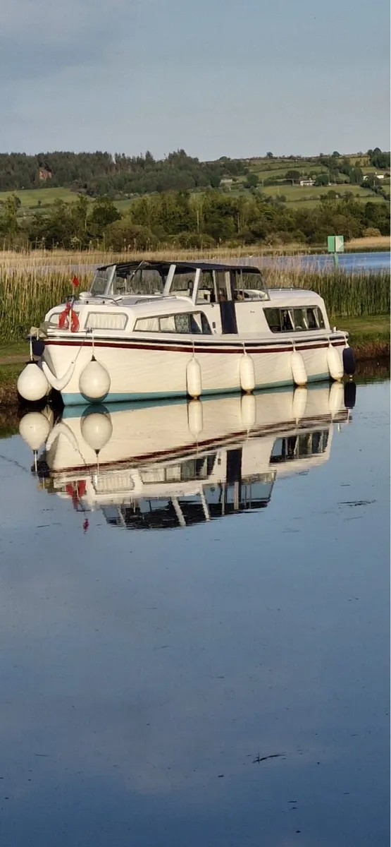 Broom 30 foot Skipper - Image 1