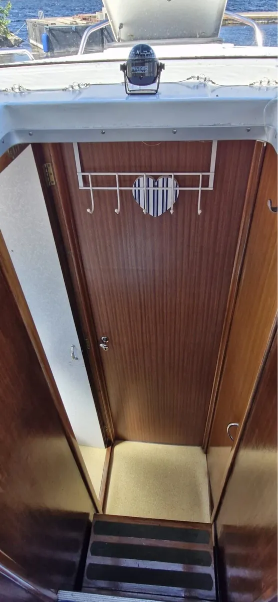 Broom 30 foot Skipper - Image 4