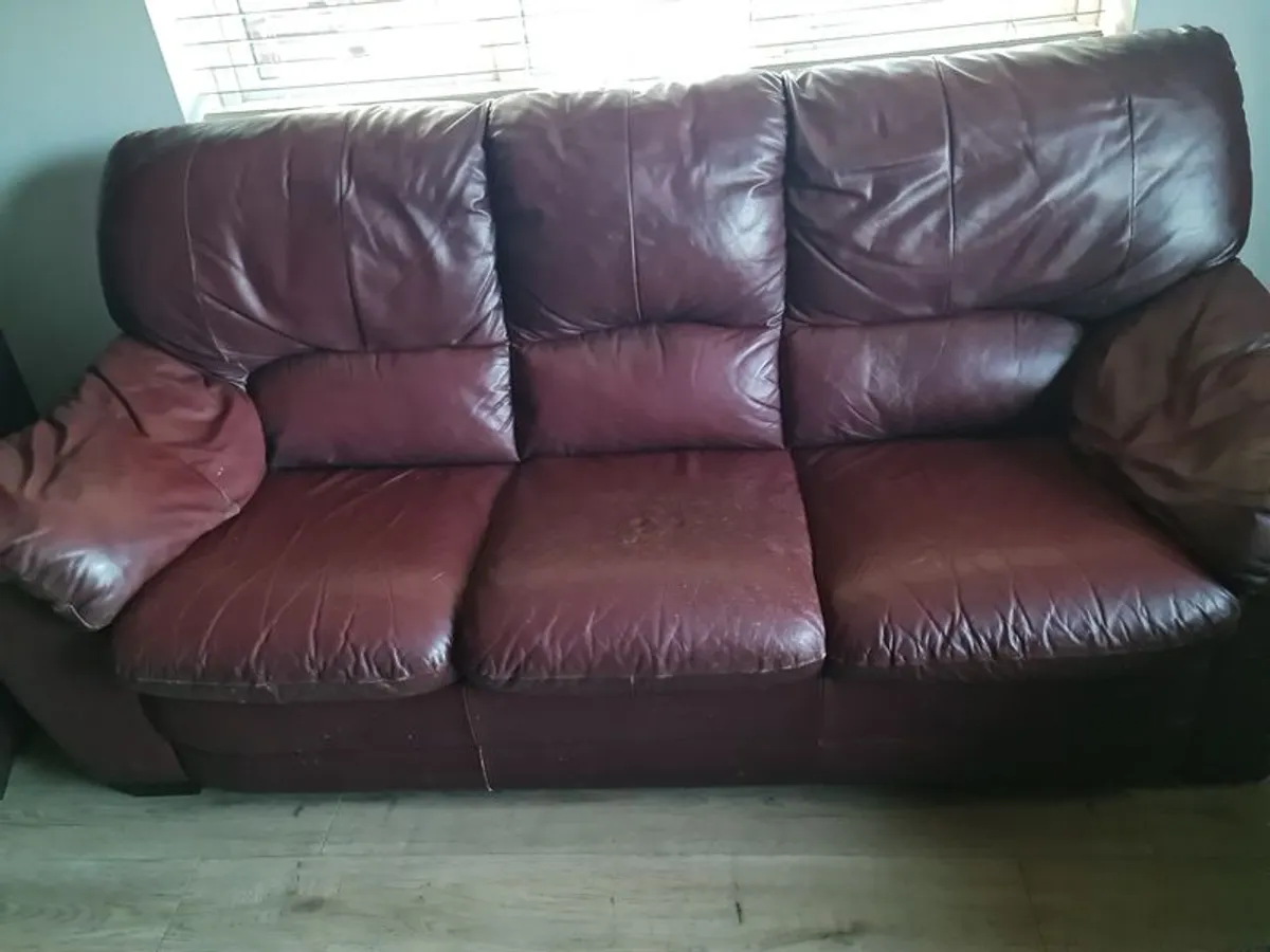 Leather couch - Image 1