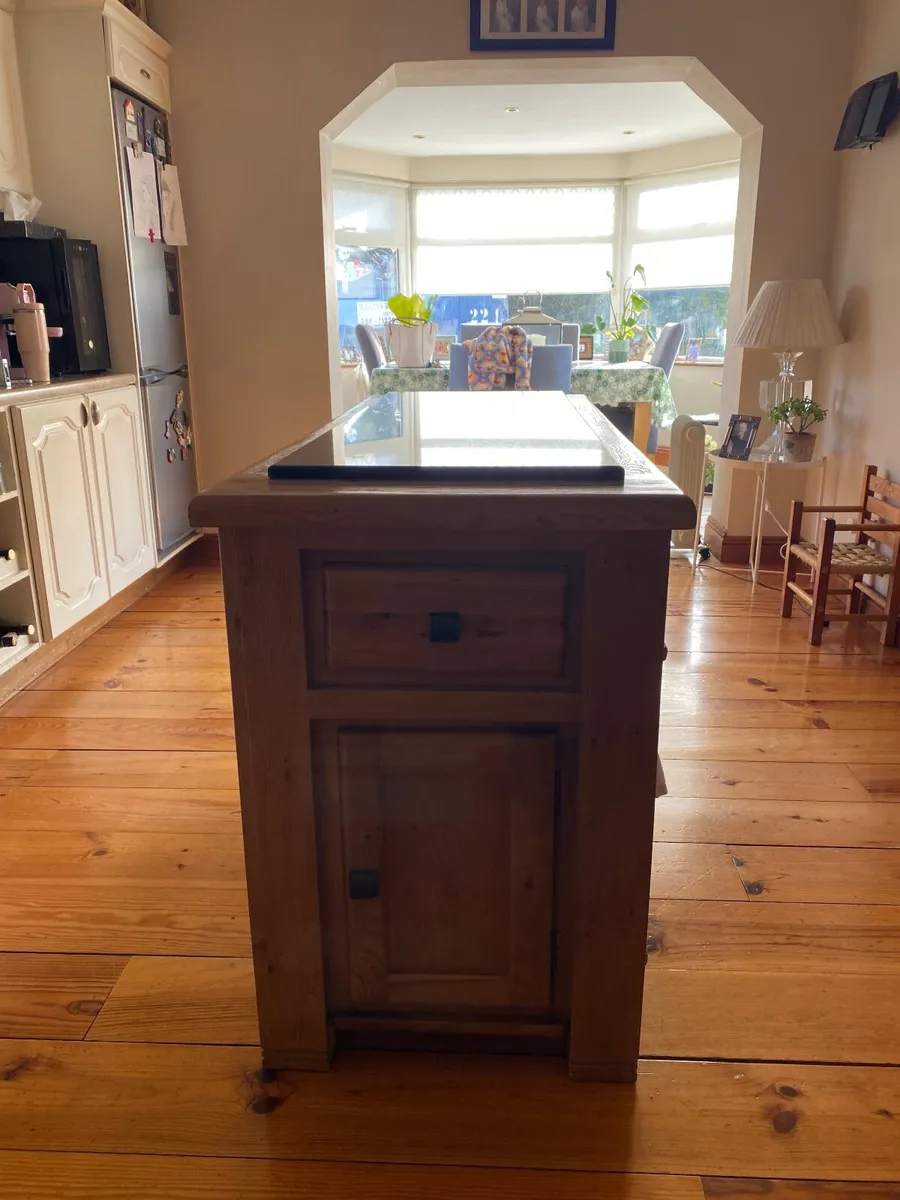Kitchen island - Image 2