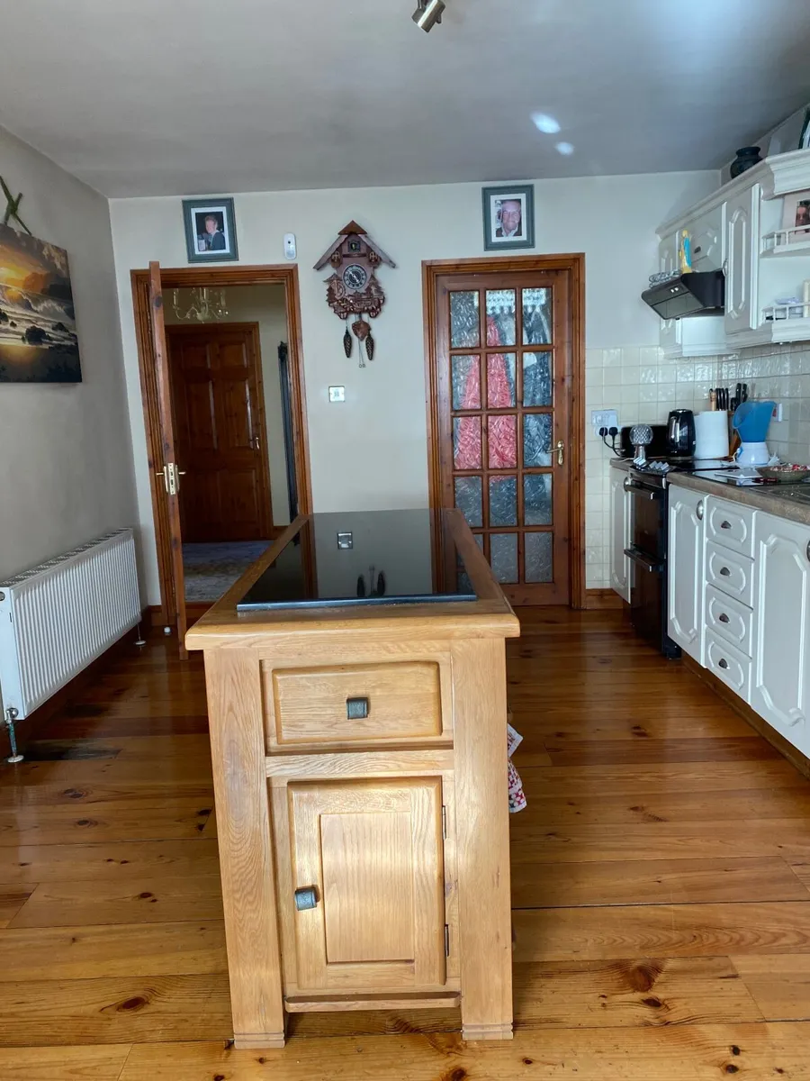 Kitchen island - Image 3