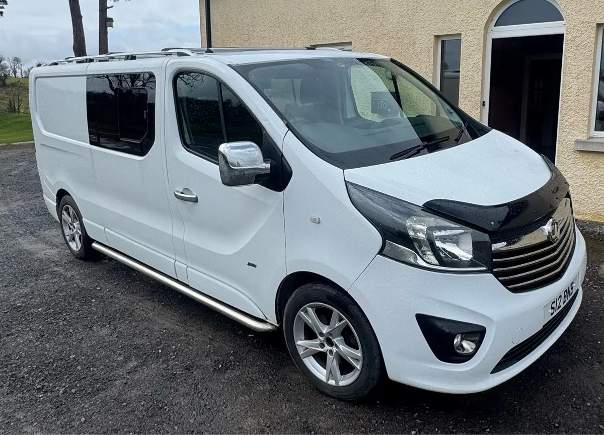 Vauxhall Vivaro crew - Image 1