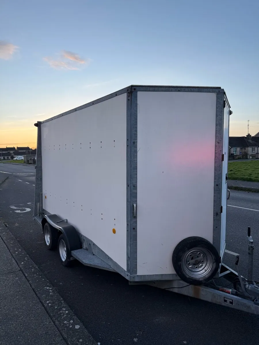 Ifor Williams box trailer bv106 - Image 1