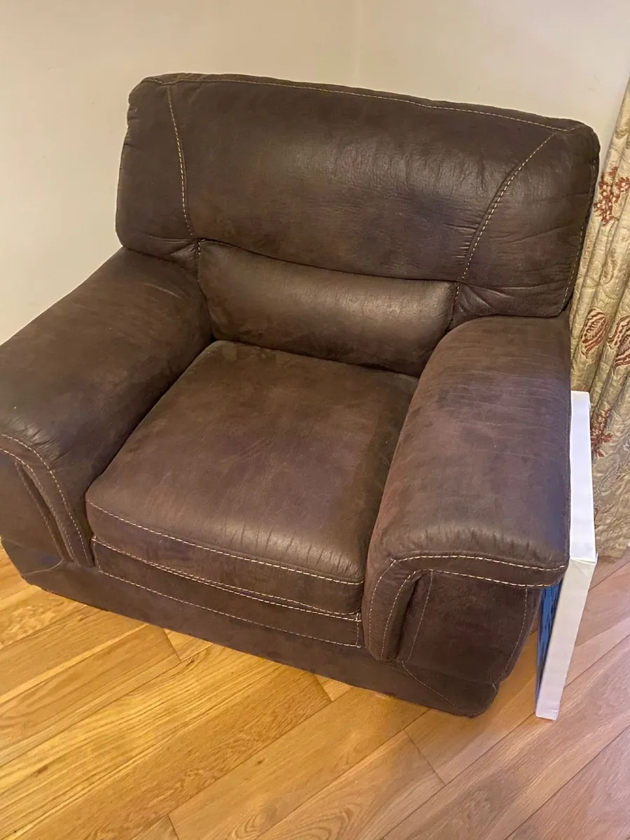 Faux leather 2 seater & 2 armchairs... Brown - Image 4