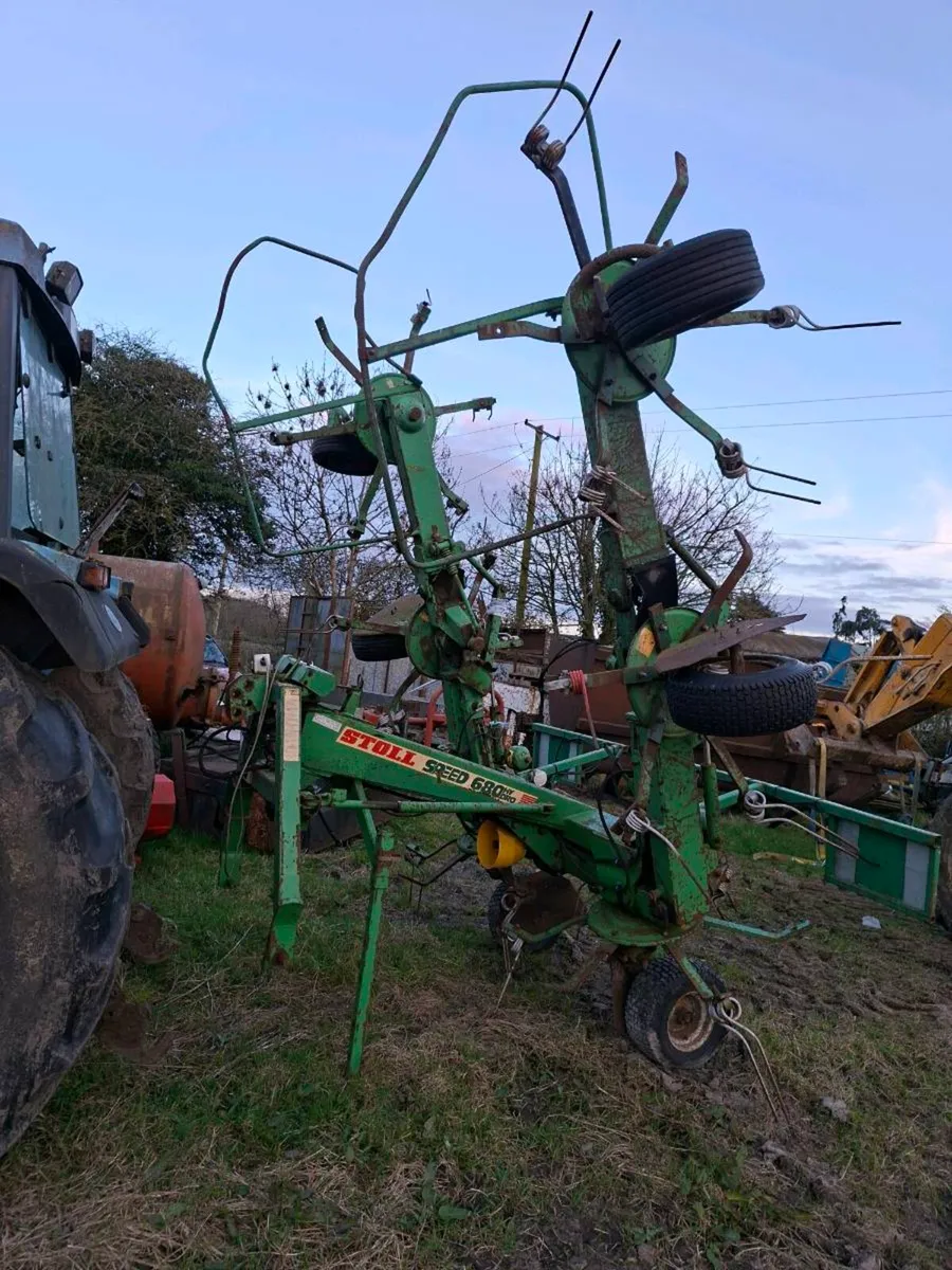 Still 6 rotter tedder - Image 1