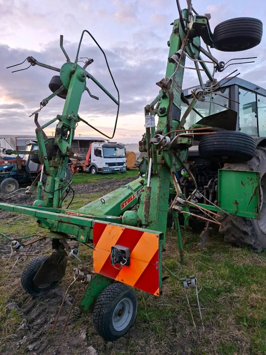 Still 6 rotter tedder - Image 2