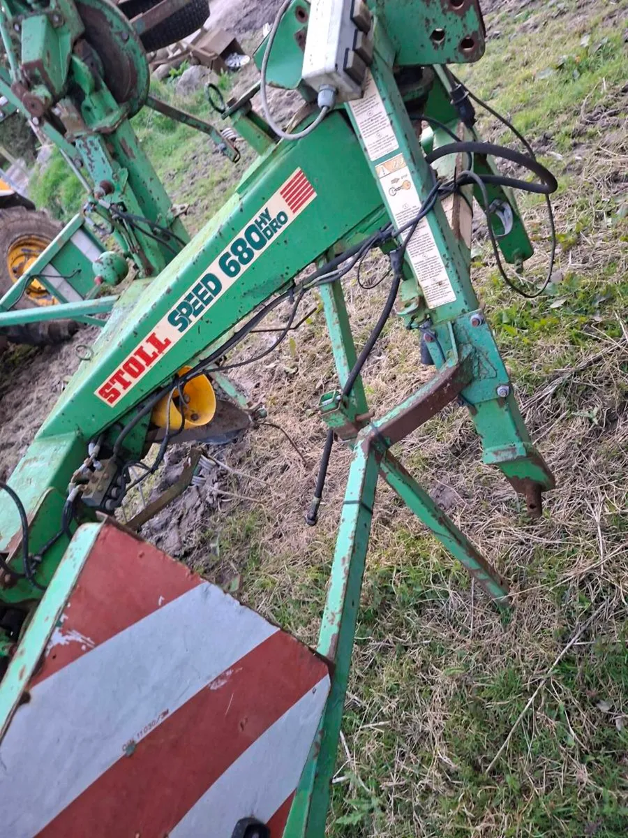 Still 6 rotter tedder - Image 4