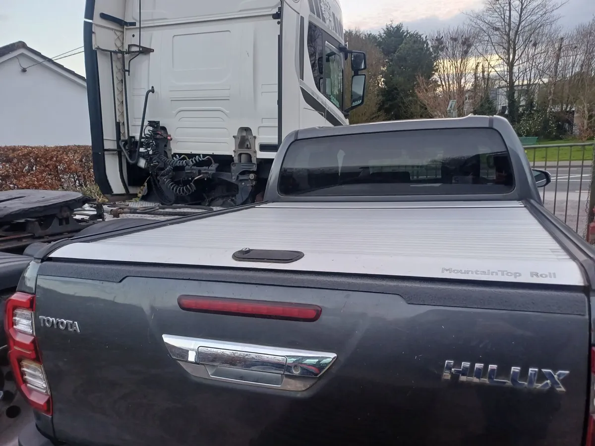 Toyota Hilux 2021 invincible - Image 3