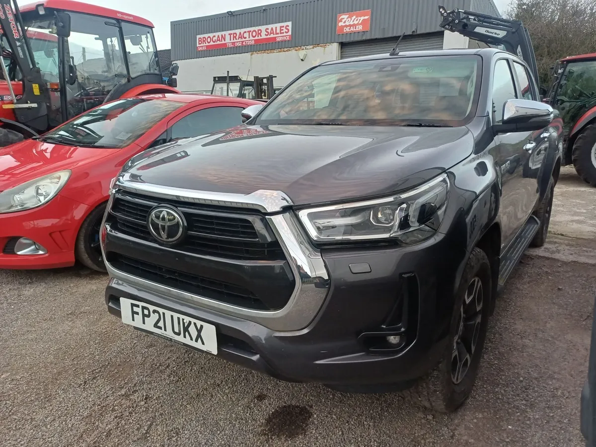 Toyota Hilux 2021 invincible - Image 2