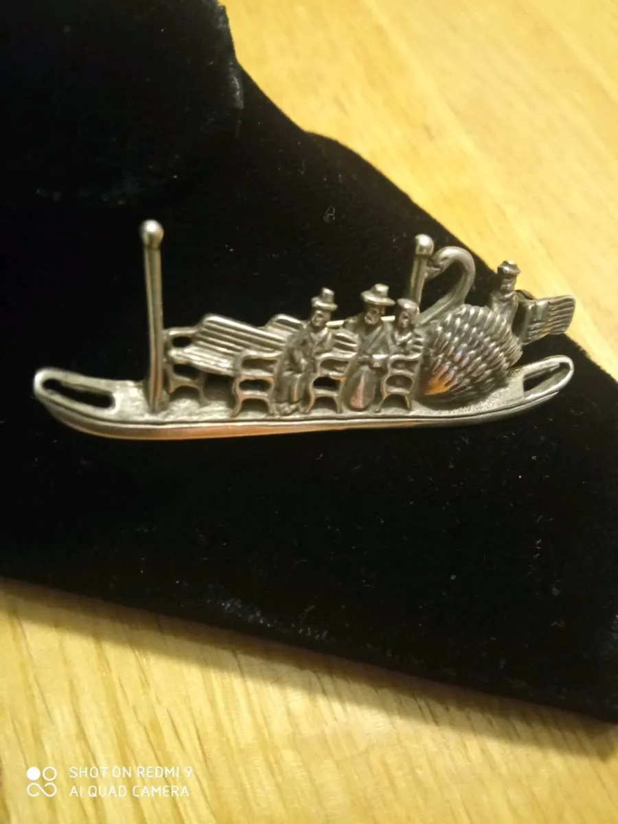 Silver Swan boat brooch - Image 2