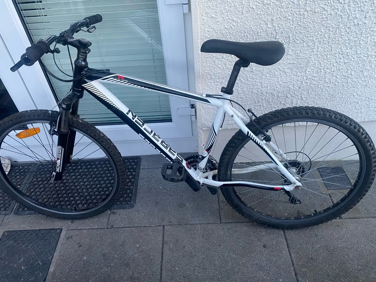 Saracen mountain bike 26 inch wheels 21 - Image 4