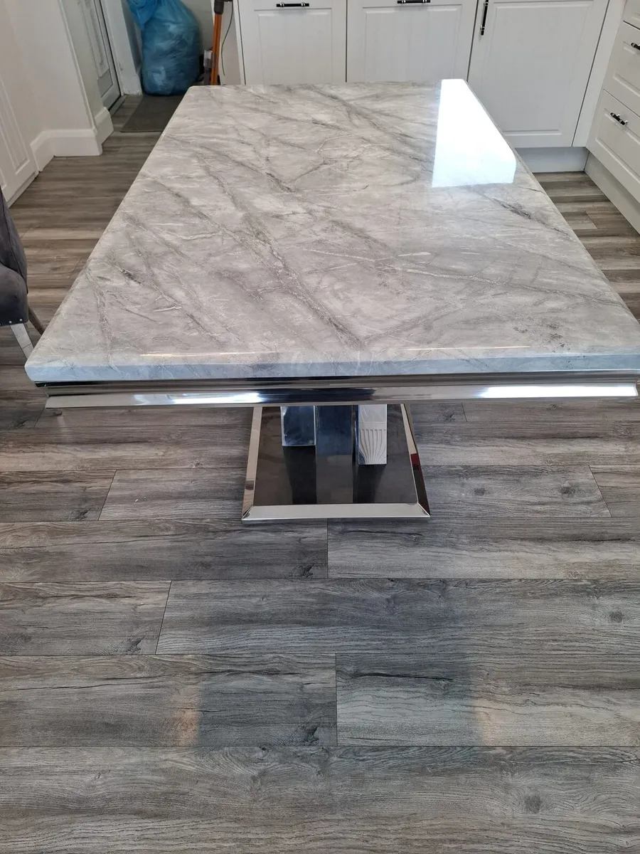 Table & Chairs - Image 2