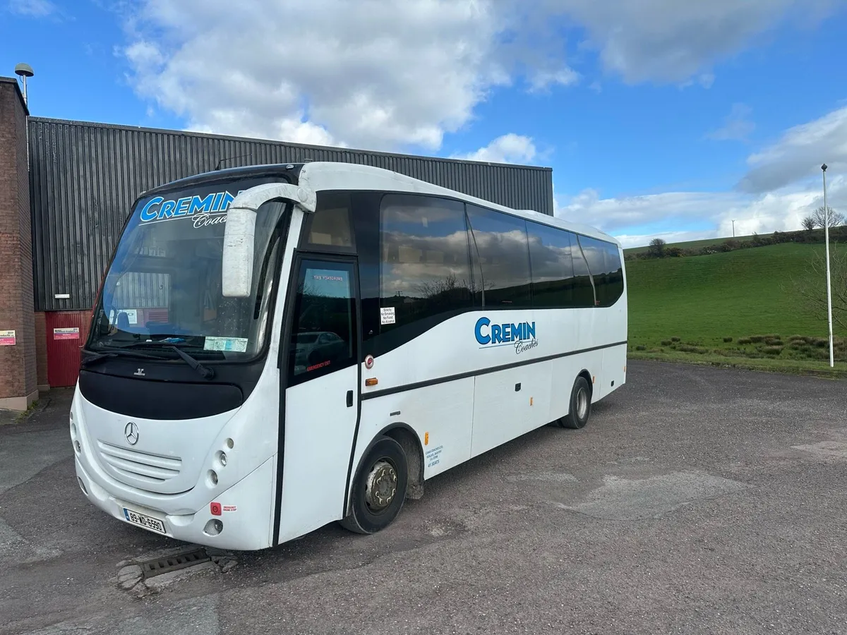 41 seater Mercedes touring - Image 2