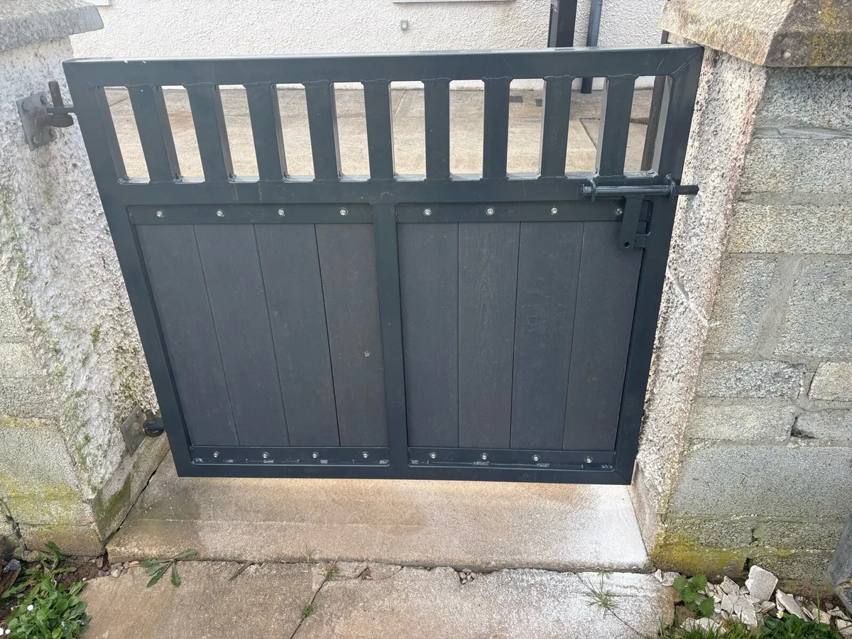 House gates - Image 2