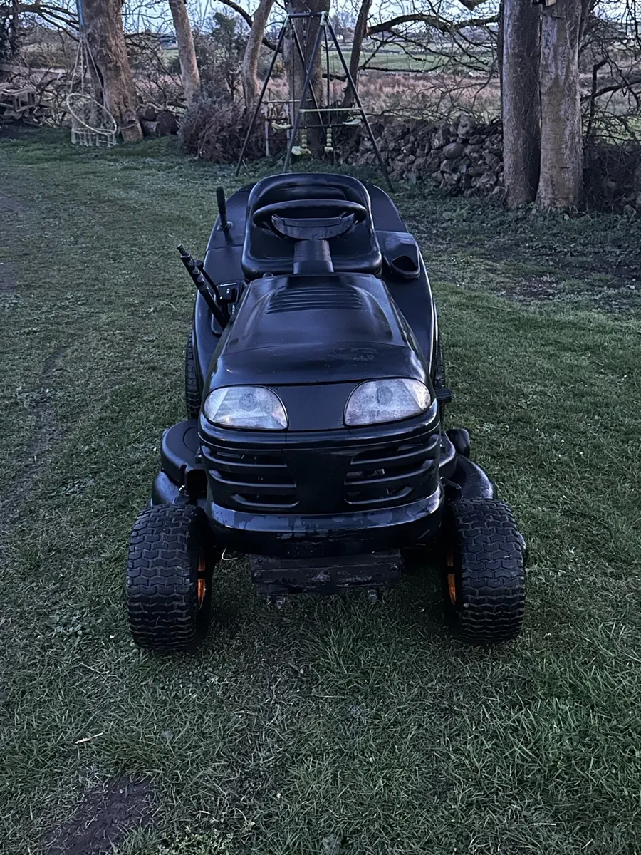 Partner ride on lawnmower - Image 2